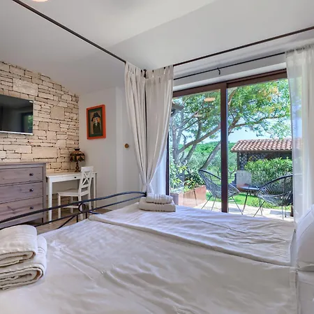 Holiday Home Casa Claudia By Interhome Vikendica Buzinija