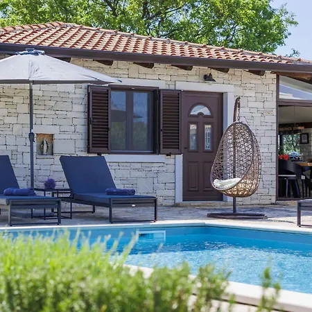 Holiday home Casa Claudia By Interhome Buzinija